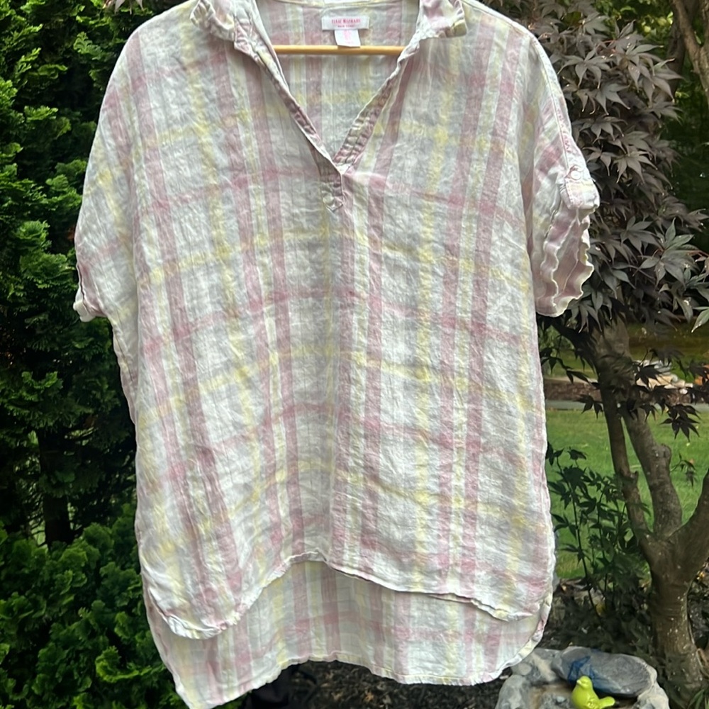 Linen shirt by ISAAC MIZRAHI
